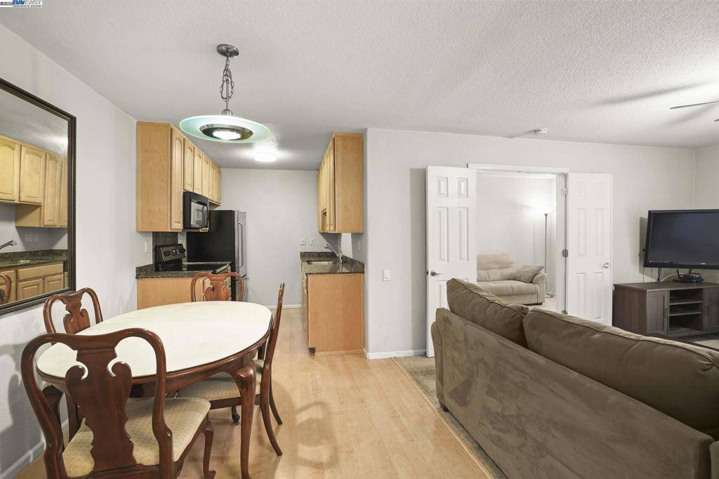 Walnut Creek, CA 94596,1236 Walker Ave #101