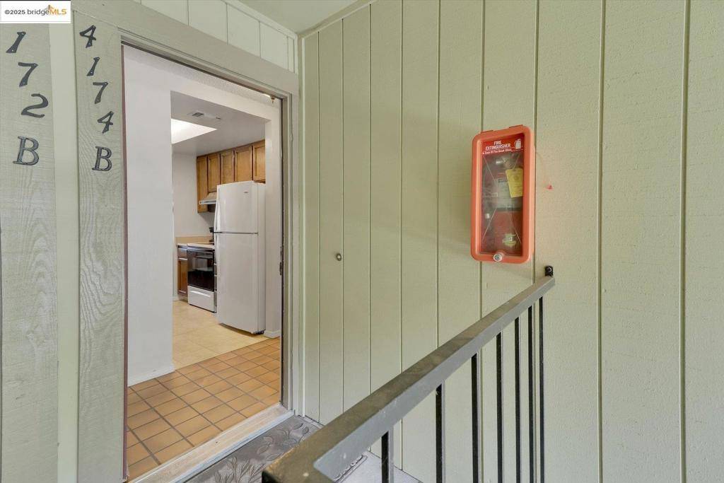 El Sobrante, CA 94803,4174 San Pablo Dam RD #APT B