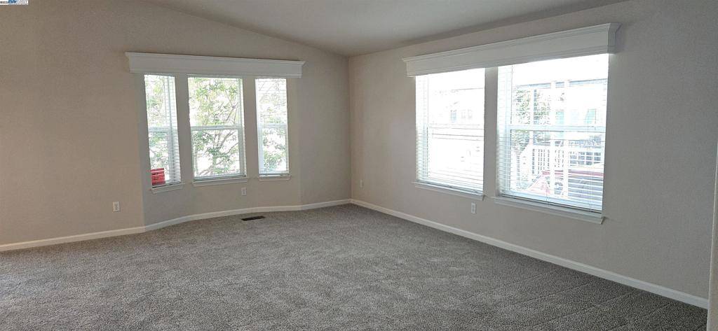 Pleasanton, CA 94566,3263 Vineyard Ave #174
