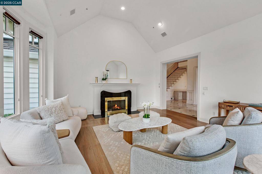 Moraga, CA 94556,50 Merrill Cir