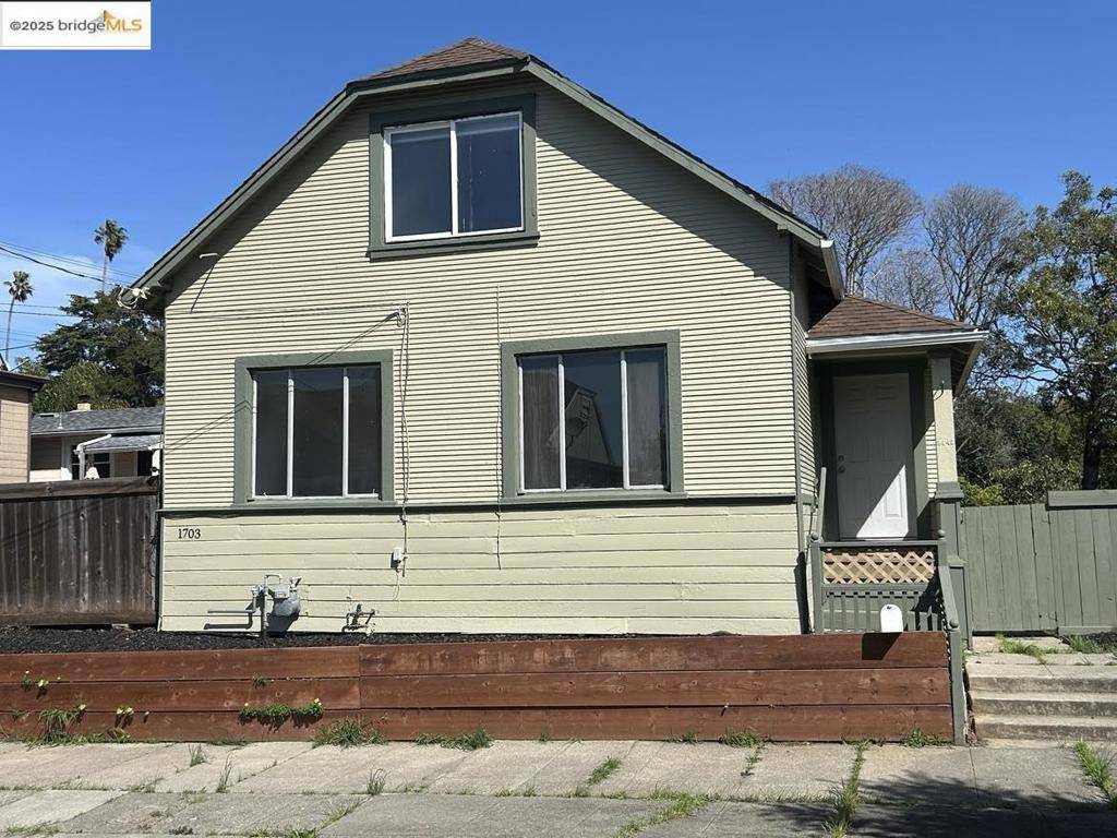 Oakland, CA 94602,1703 Macarthur Blvd