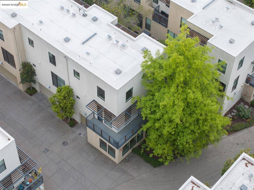 Emeryville, CA 94608,121 City Limits Cir