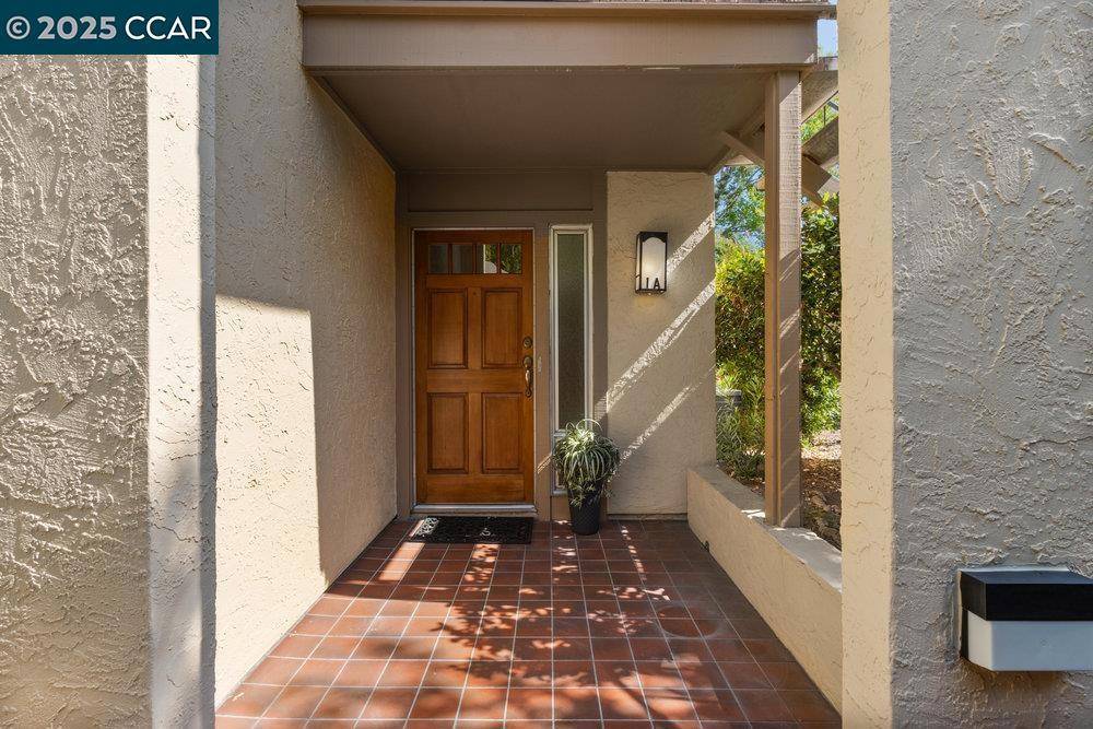 Walnut Creek, CA 94595,1617 Ptarmigan Dr #1A