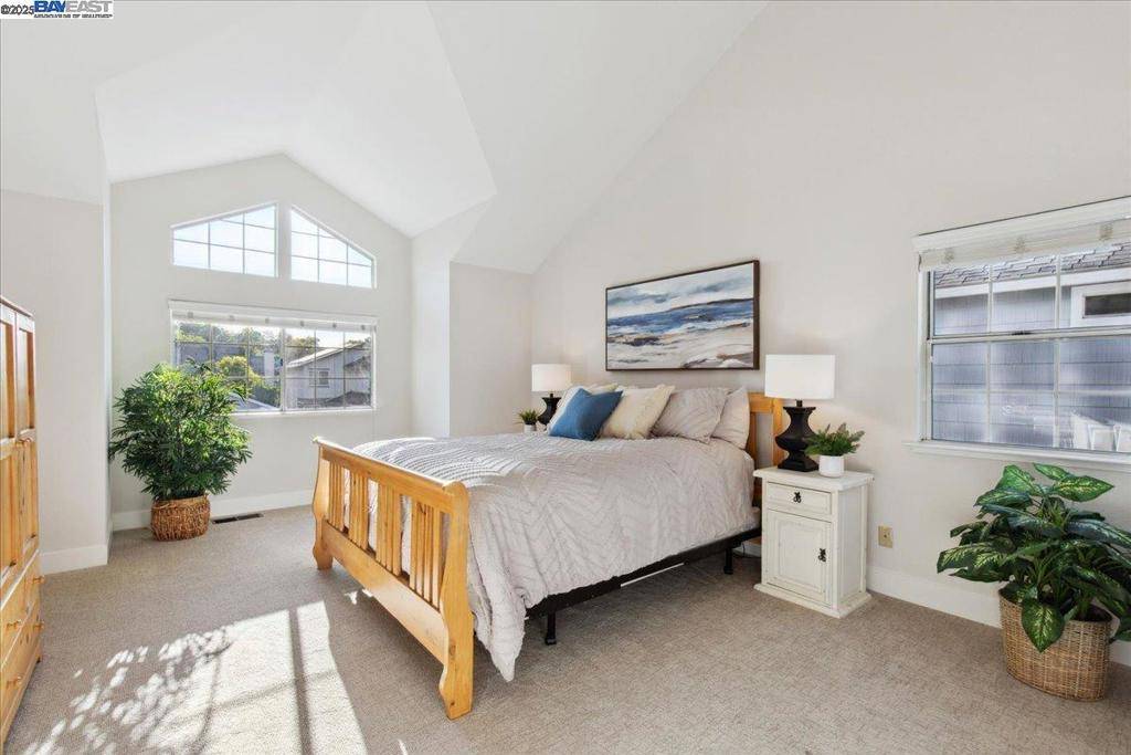 Pleasanton, CA 94588,2211 Oakland Ave