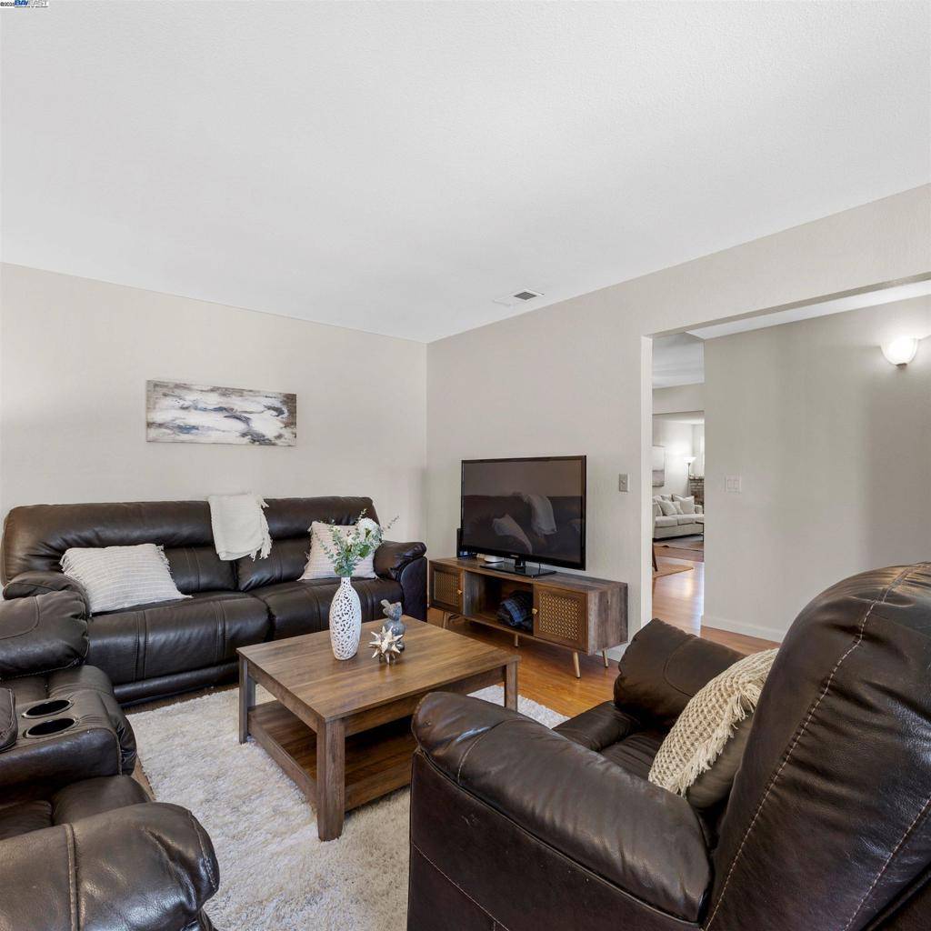 Pleasanton, CA 94588,6876 Prospect Ct