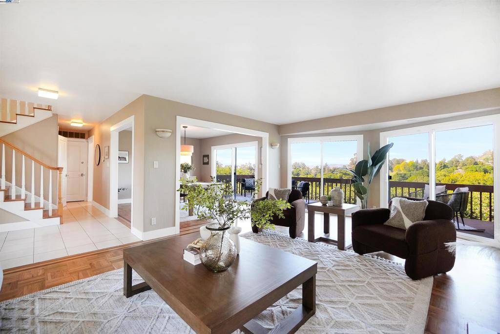Hayward, CA 94542,3218 Oakes Dr