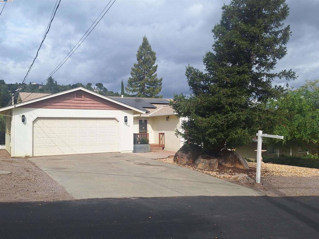 Hidden Valley Lake, CA 95467,18062 North Shore Dr