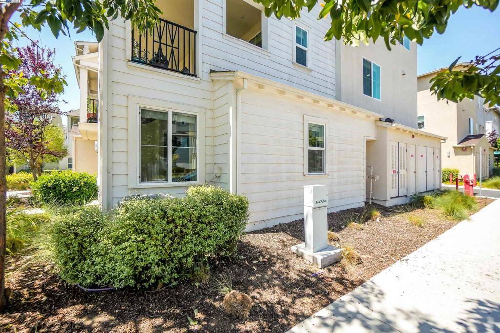 Newark, CA 94560,8550 Boardwalk Way