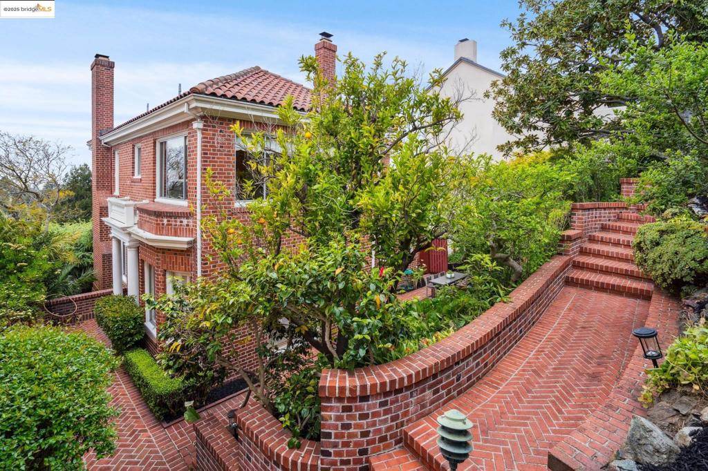 Berkeley, CA 94705,80 Oak Ridge Rd