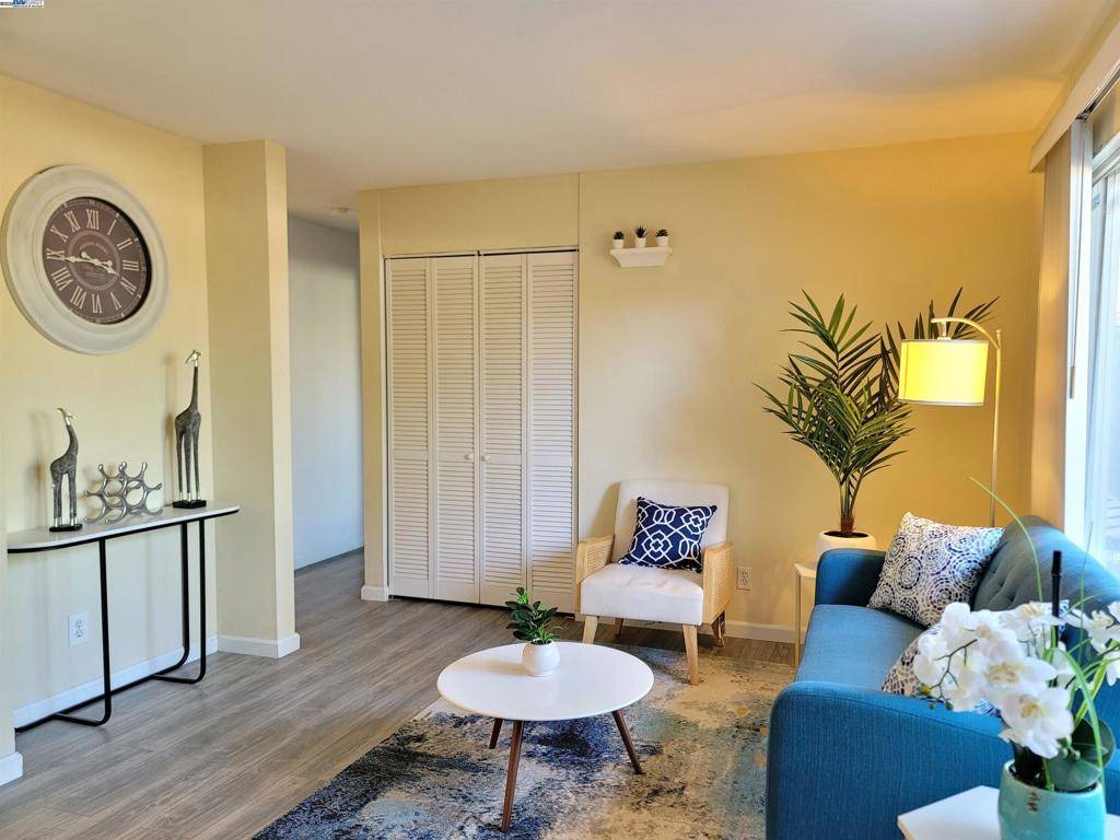 San Jose, CA 95129,320 Auburn Way #25