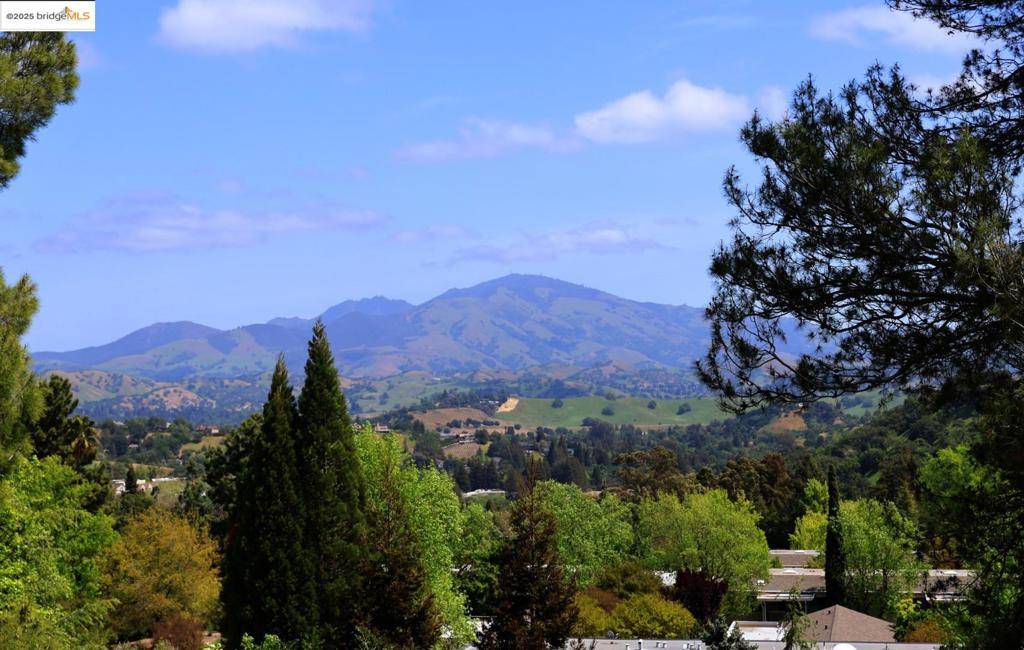 Walnut Creek, CA 94595,2400 Pine Knoll DR #UNIT 12