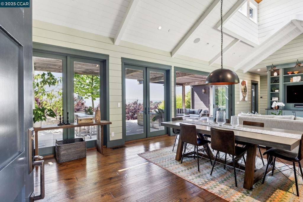 Orinda, CA 94563,25 La Campana