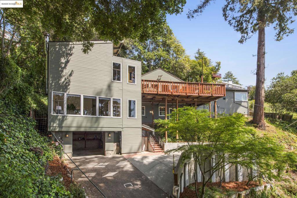 Oakland, CA 94611,2126 Magellan Dr.