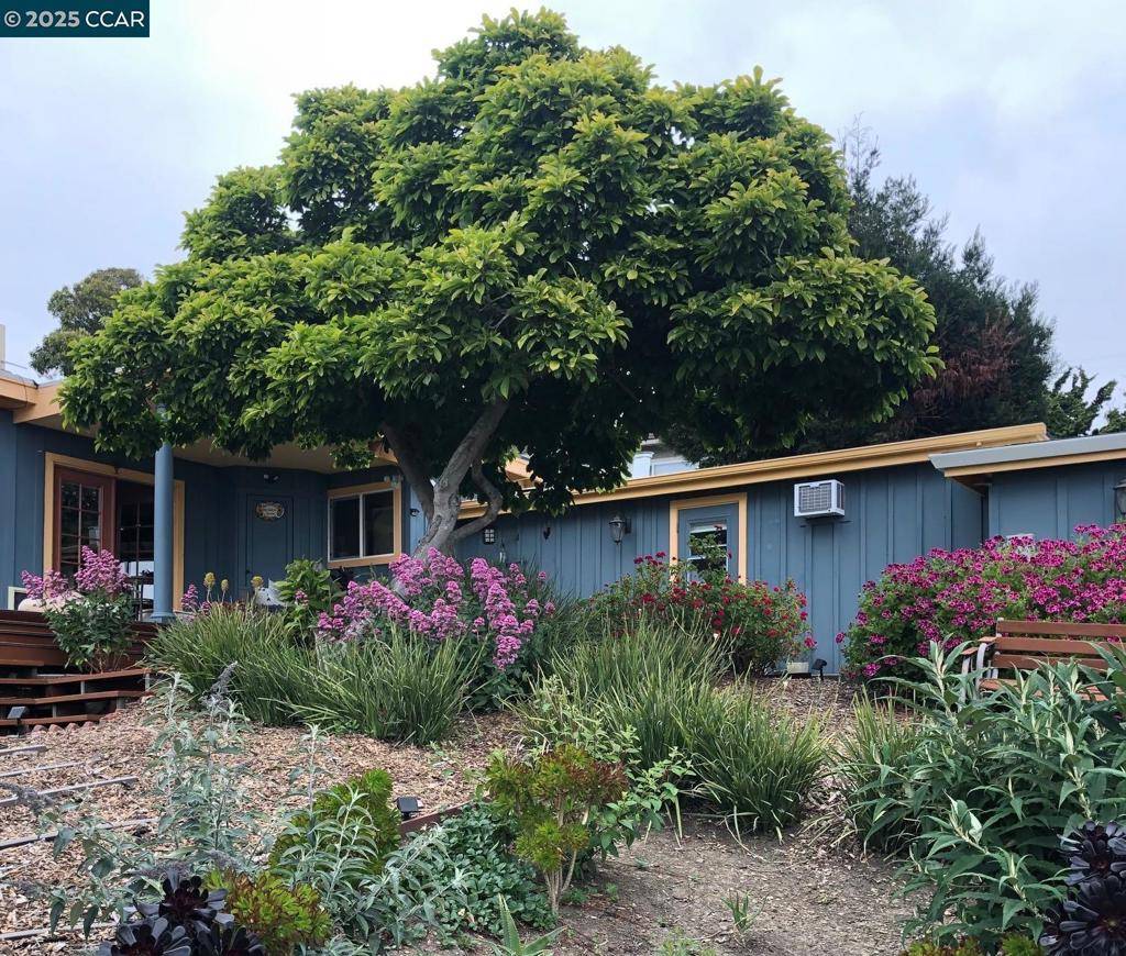 San Pablo, CA 94806,1502 Hillcrest Road