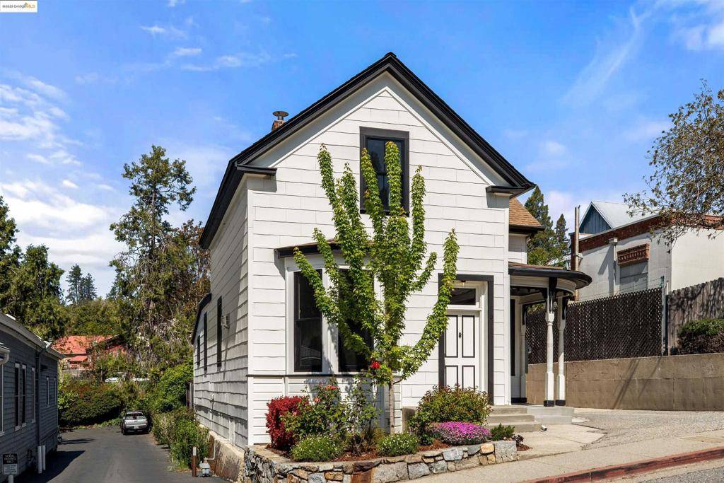 Nevada City, CA 95959,212 S Pine St