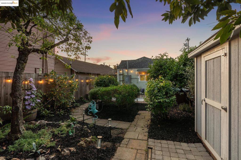 Oakland, CA 94619,3226 Star Avenue