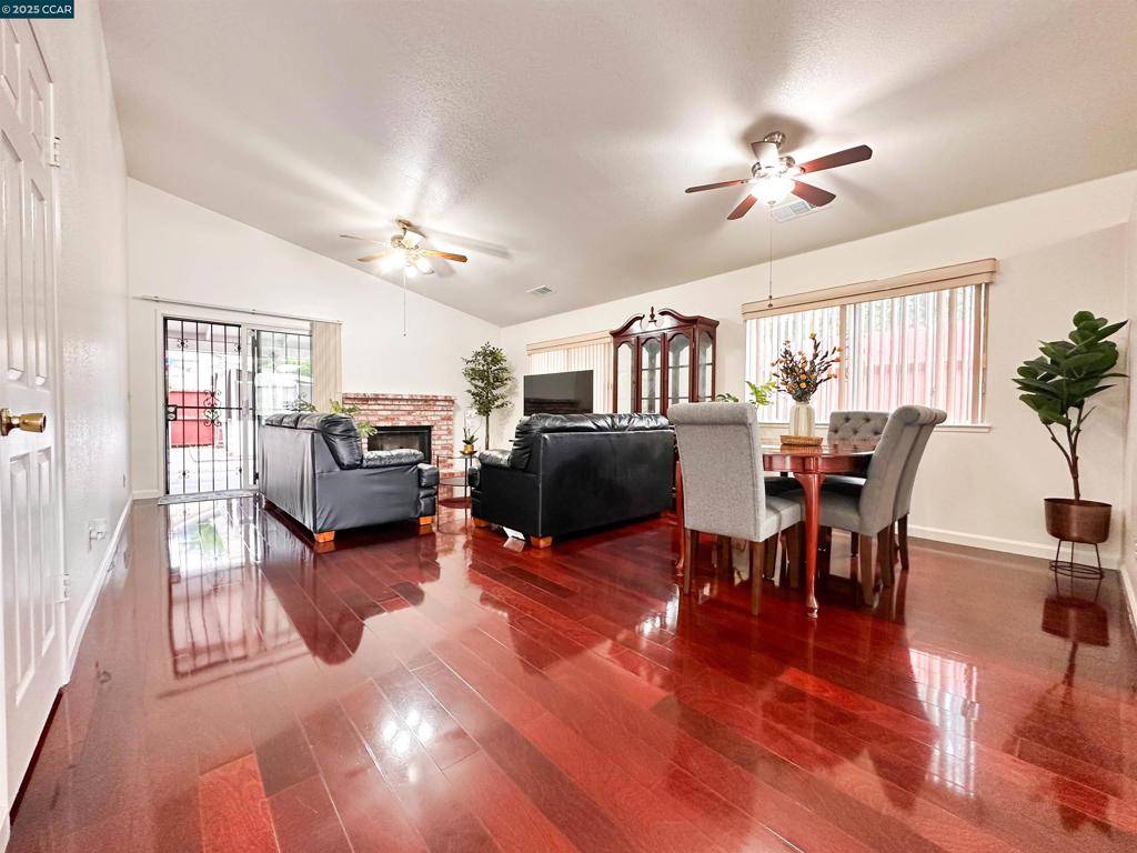 Stockton, CA 95210,5286 Barbados Cir