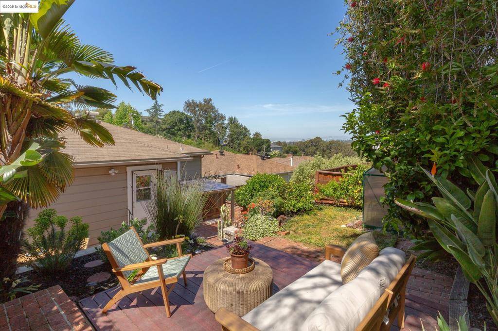 Oakland, CA 94619,4634 Camden St