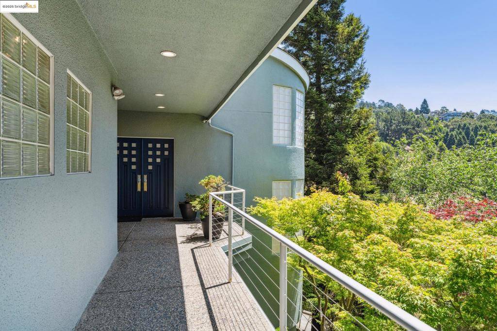 Berkeley, CA 94705,1967 Tunnel RD