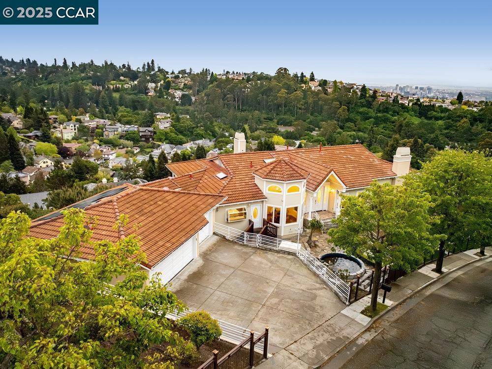 Oakland, CA 94611,6585 Swainland Rd