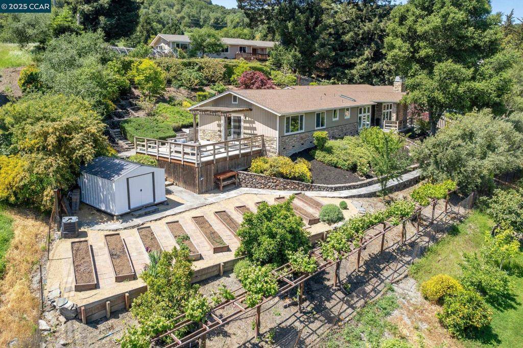 Orinda, CA 94563,70 Lost Valley Dr