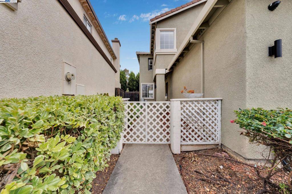 San Lorenzo, CA 94580,16060 Silverleaf Dr