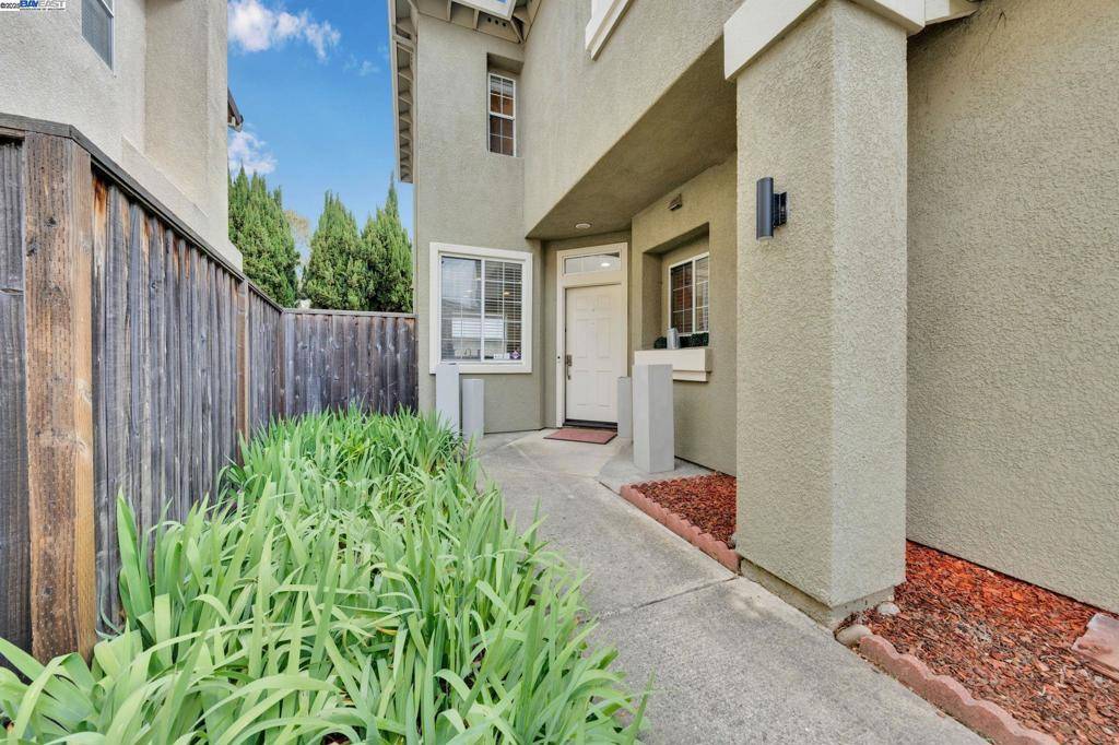 San Lorenzo, CA 94580,16060 Silverleaf Dr