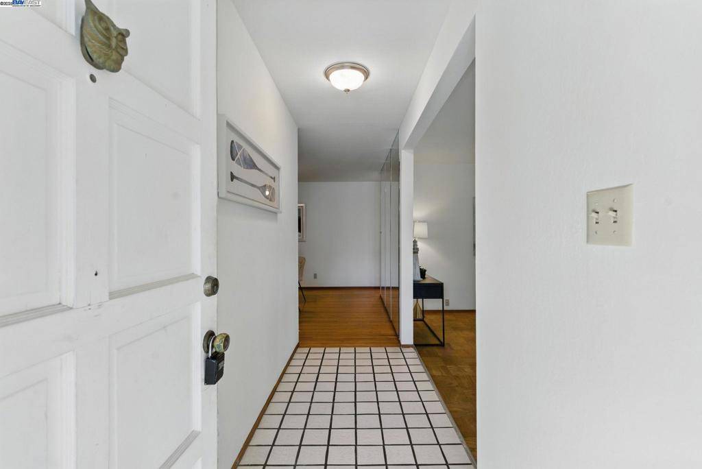 Pleasanton, CA 94566,5290 crestline way