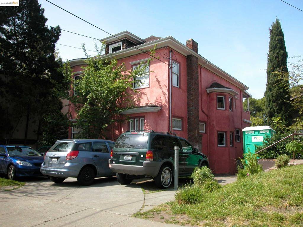 Berkeley, CA 94704-3407,2642 COLLEGE AVE