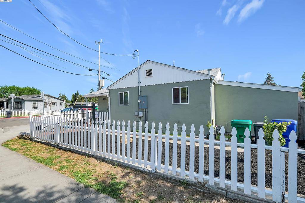 Hayward, CA 94541,295 Hampton Road