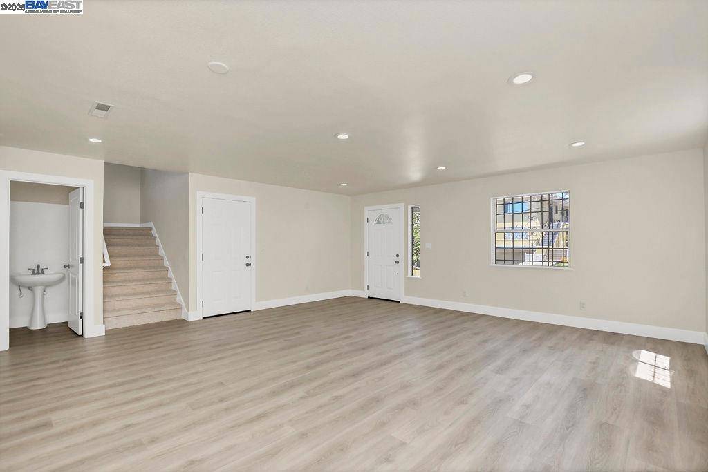 Oakland, CA 94601,3251 Hyde St