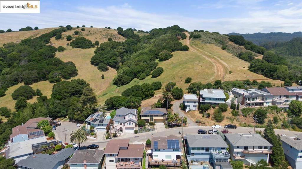 Oakland, CA 94605,11718 Cranford Way