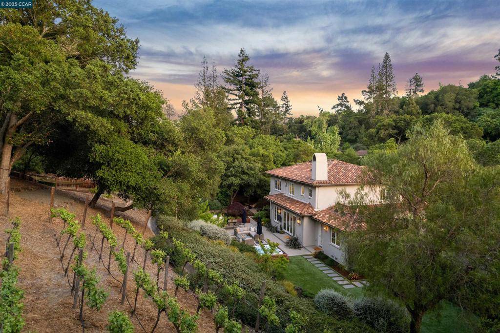 Orinda, CA 94563,31 Sandy Ct