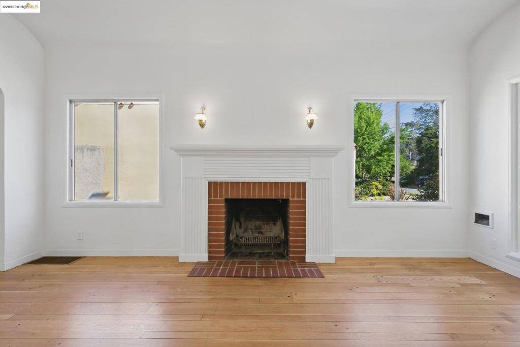 Oakland, CA 94619,4689 Reinhardt Dr