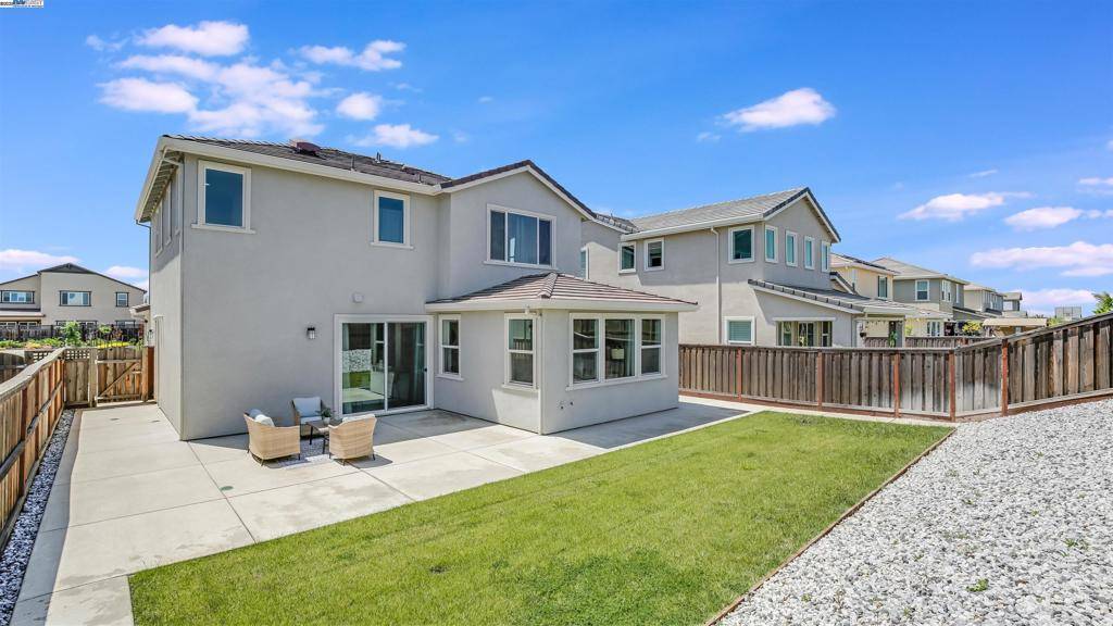 Lathrop, CA 95330,1515 Garden Farms Ave