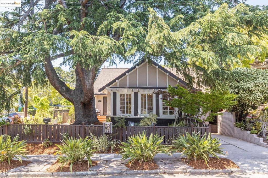 Oakland, CA 94610,3801 Lakeshore Ave
