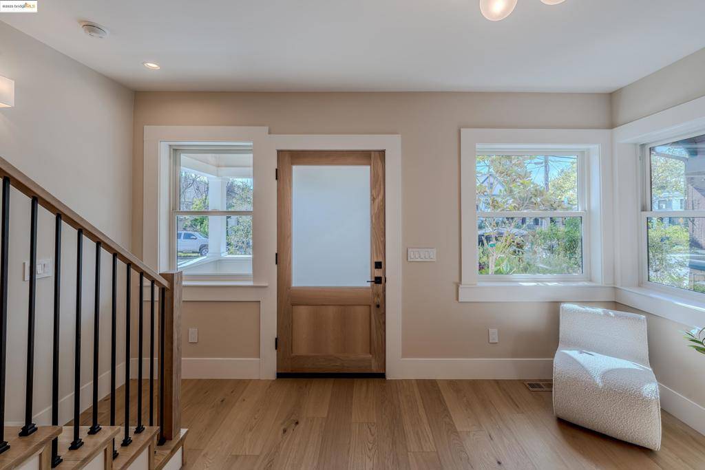 Oakland, CA 94609,6518 Raymond St