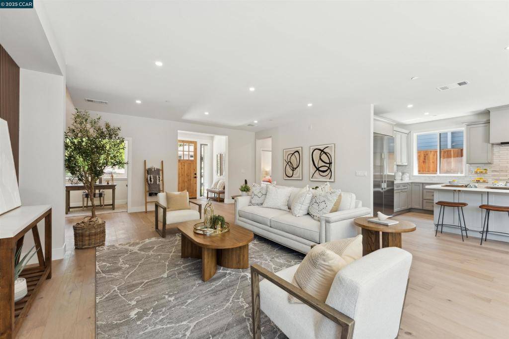 Lafayette, CA 94549,951 Yorkshire Ct
