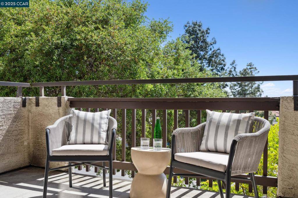 Hayward, CA 94546,21103 Gary Dr #109A