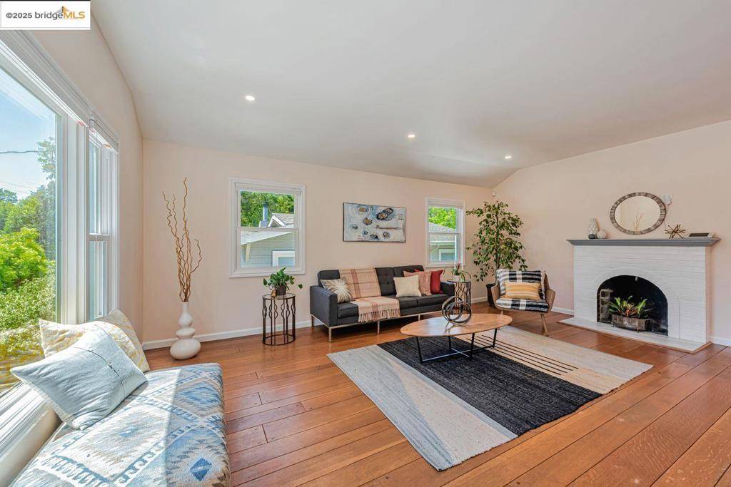 Oakland, CA 94602-3511,4373 Rettig Ave.