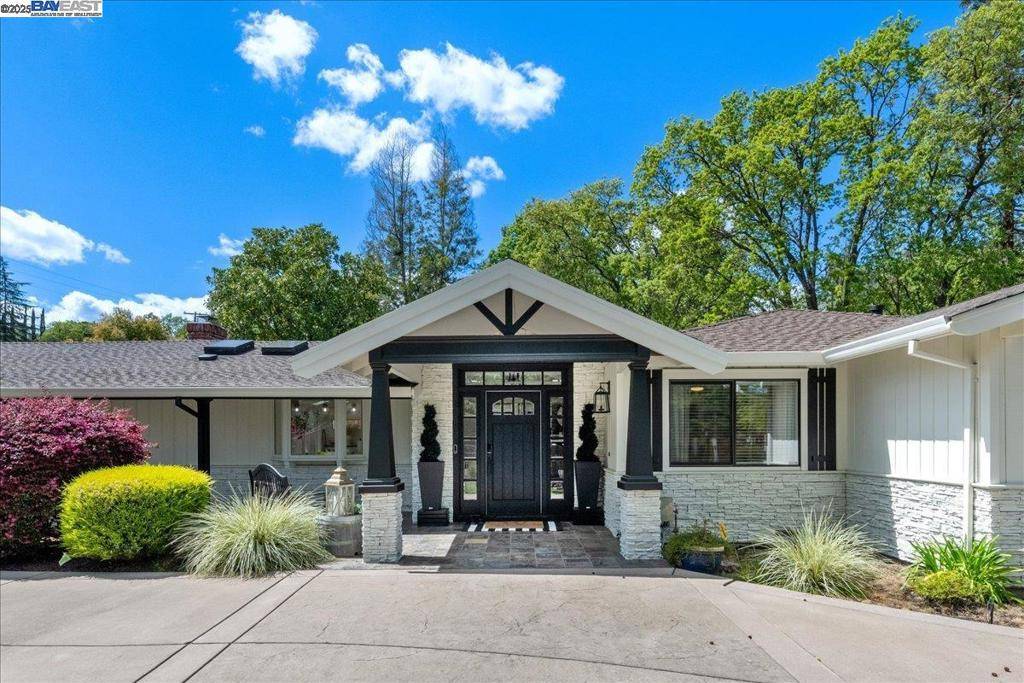 Alamo, CA 94507,325 Crest Ave