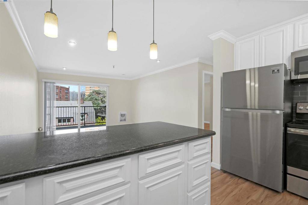 Oakland, CA 94610,325 Lenox Ave #308