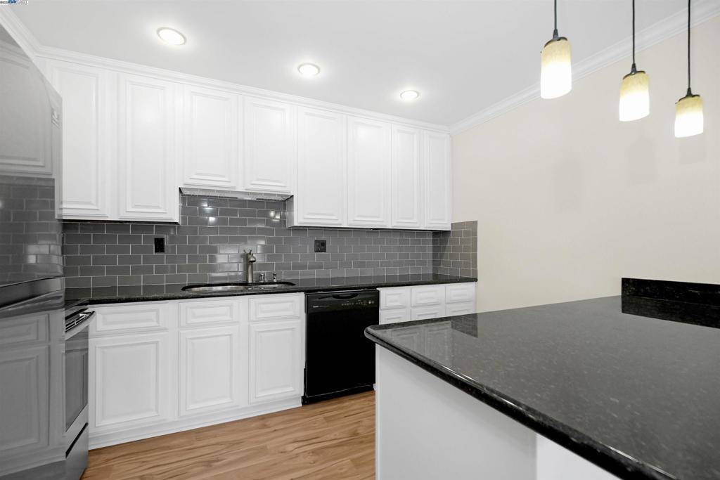 Oakland, CA 94610,325 Lenox Ave #308