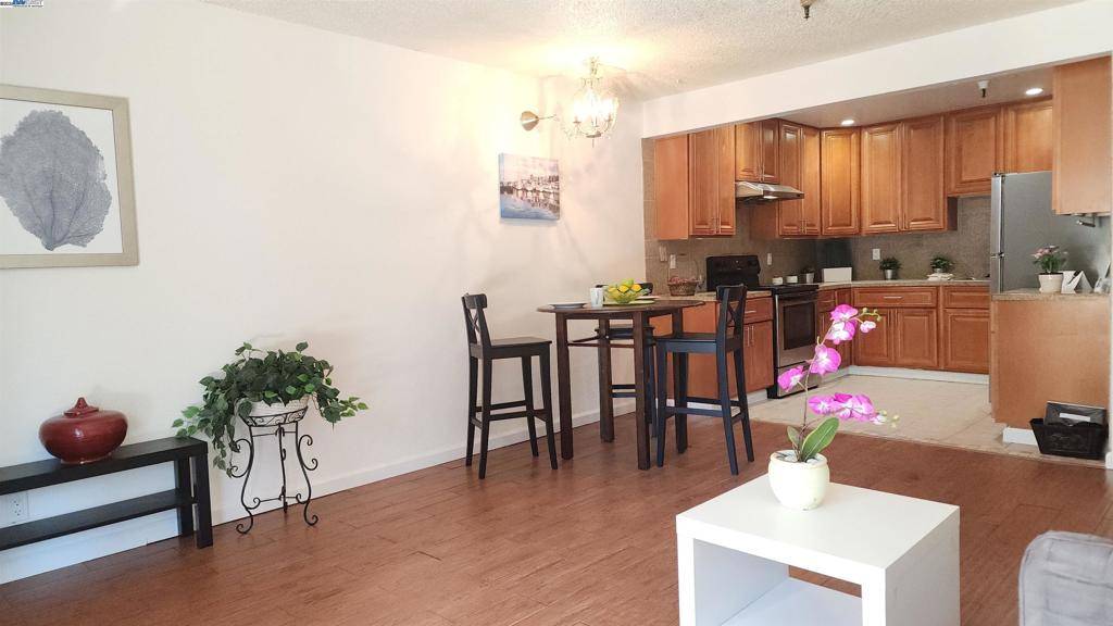 Hayward, CA 94541,1775 Panda Way #104