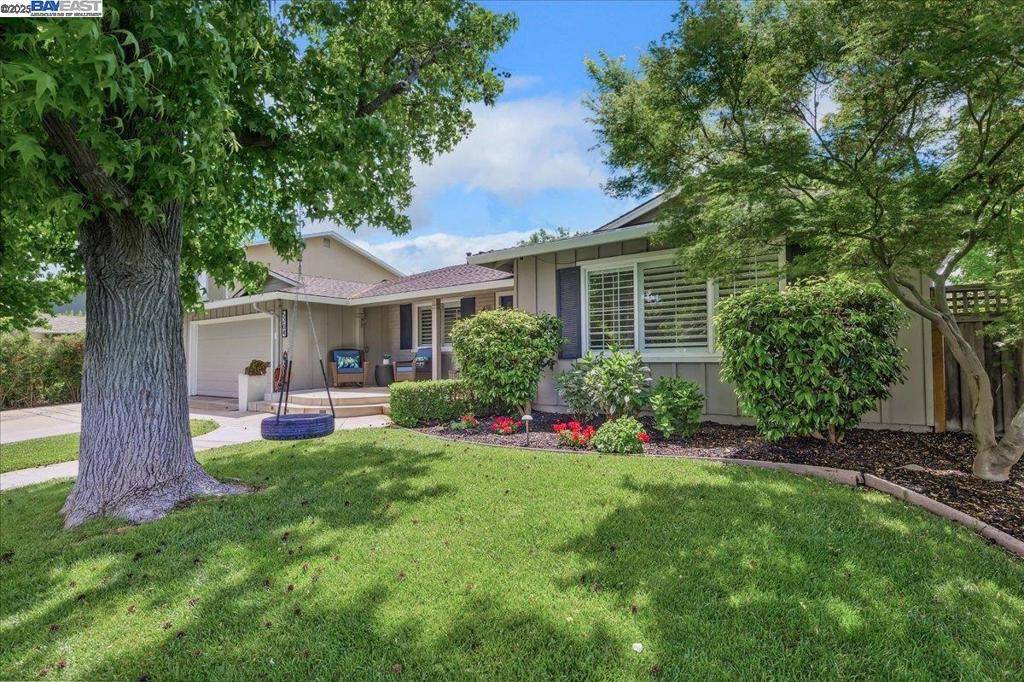 Pleasanton, CA 94566,5204 Hummingbird Rd