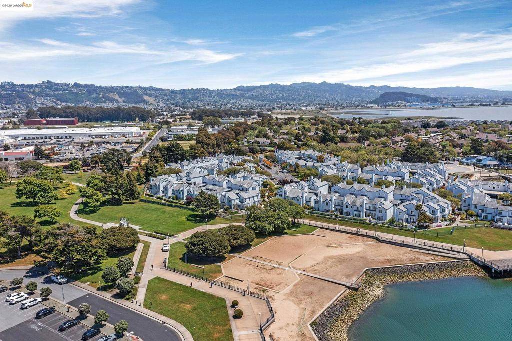 Richmond, CA 94804,408 Commodore Dr