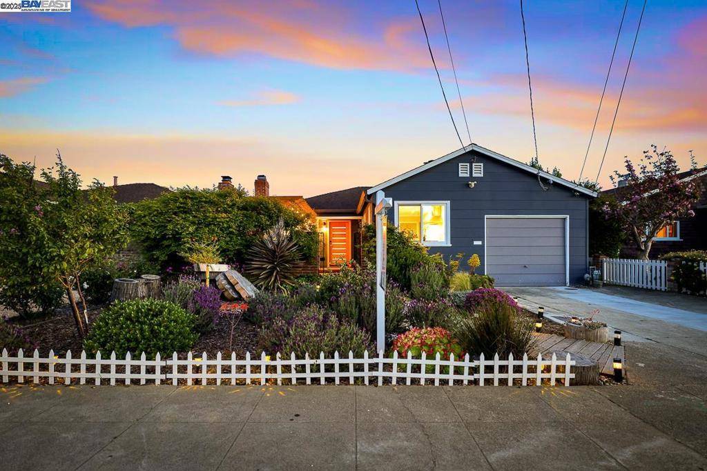 Daly City, CA 94015,114 Garden Ln
