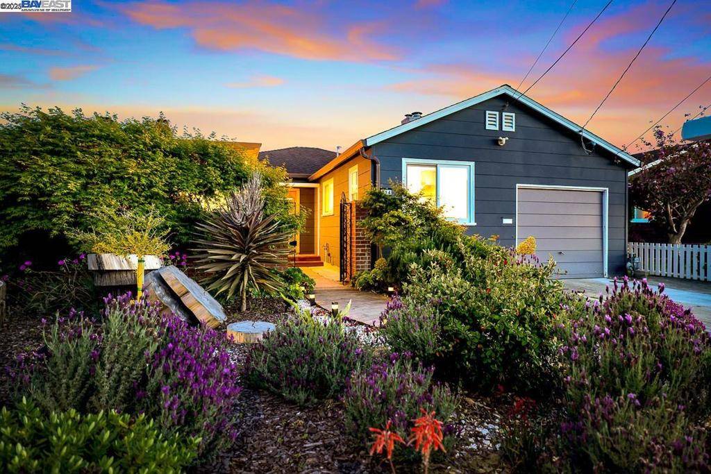 Daly City, CA 94015,114 Garden Ln