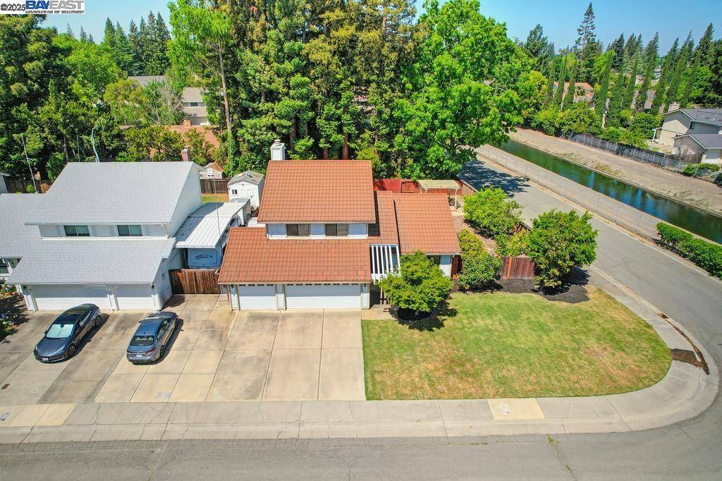 Sacramento, CA 95831,35 Pebble River Cir