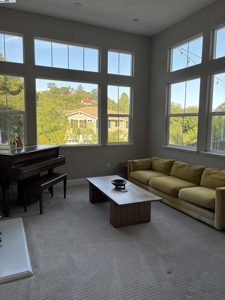 Lafayette, CA 94549,21 Withers Court